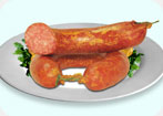 Ganze Bratwurst mit Knoblauch